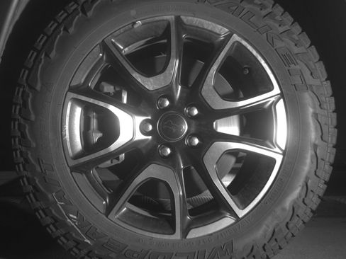 Used 2025 Jeep Compass Trailhawk AWD/4WD image 12