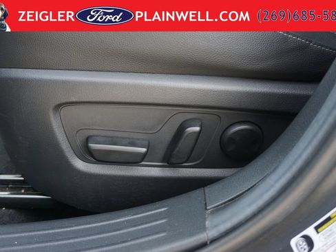 Used 2024 MAZDA CX-50 AWD 2.5 S w/ Premium Package image 19