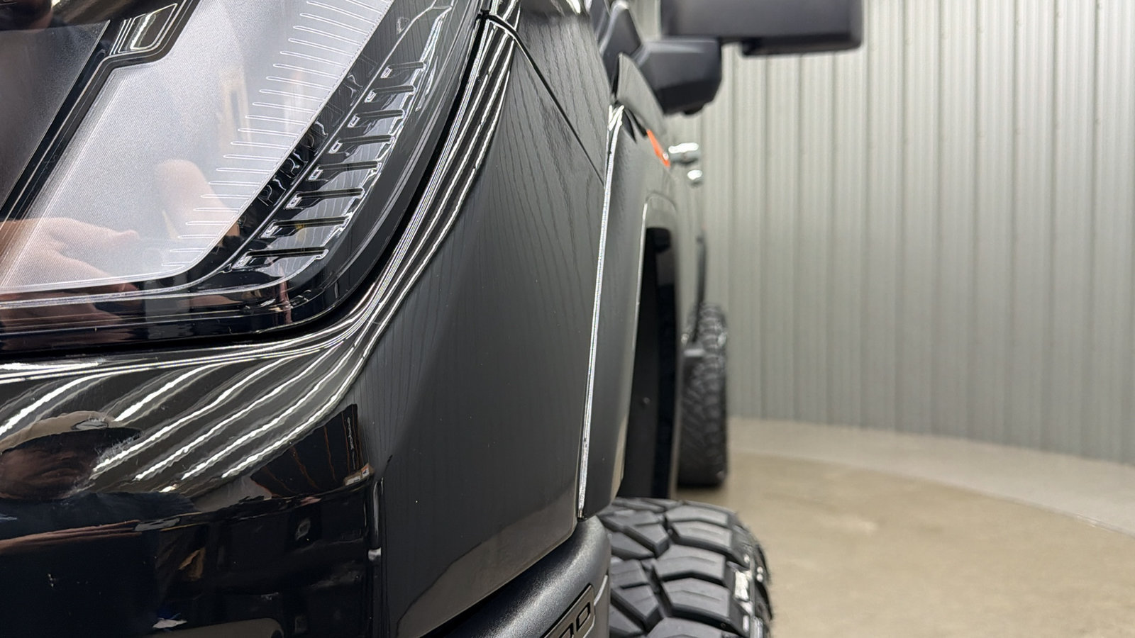 Used 2026 GMC Sierra 2500 Denali Ultimate w/ LPO, Black Badging Package AWD/4WD image 13