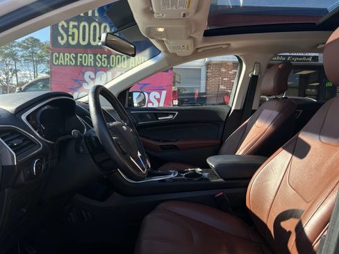 Used 2017 Ford Edge Titanium w/ Equipment Group 301A image 9