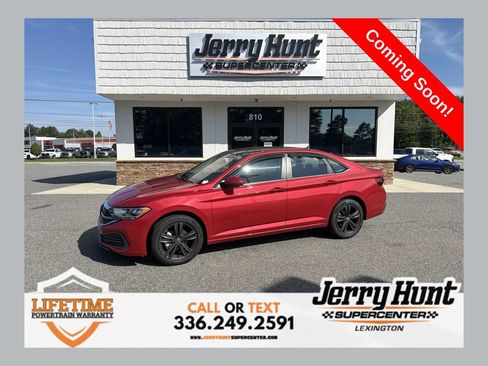 Used 2024 Volkswagen Jetta SE w/ Panoramic Sunroof Package FWD image 1