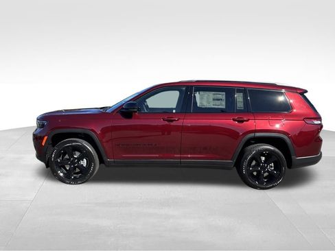 New 2025 Jeep Grand Cherokee L Altitude image 2