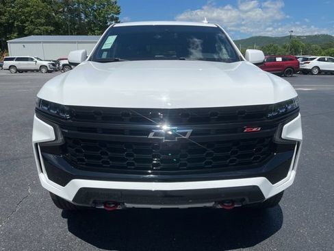 Used 2024 Chevrolet Tahoe Z71 w/ Luxury Package AWD/4WD image 3