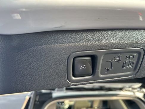 Used 2024 Ford Expedition Limited image 7