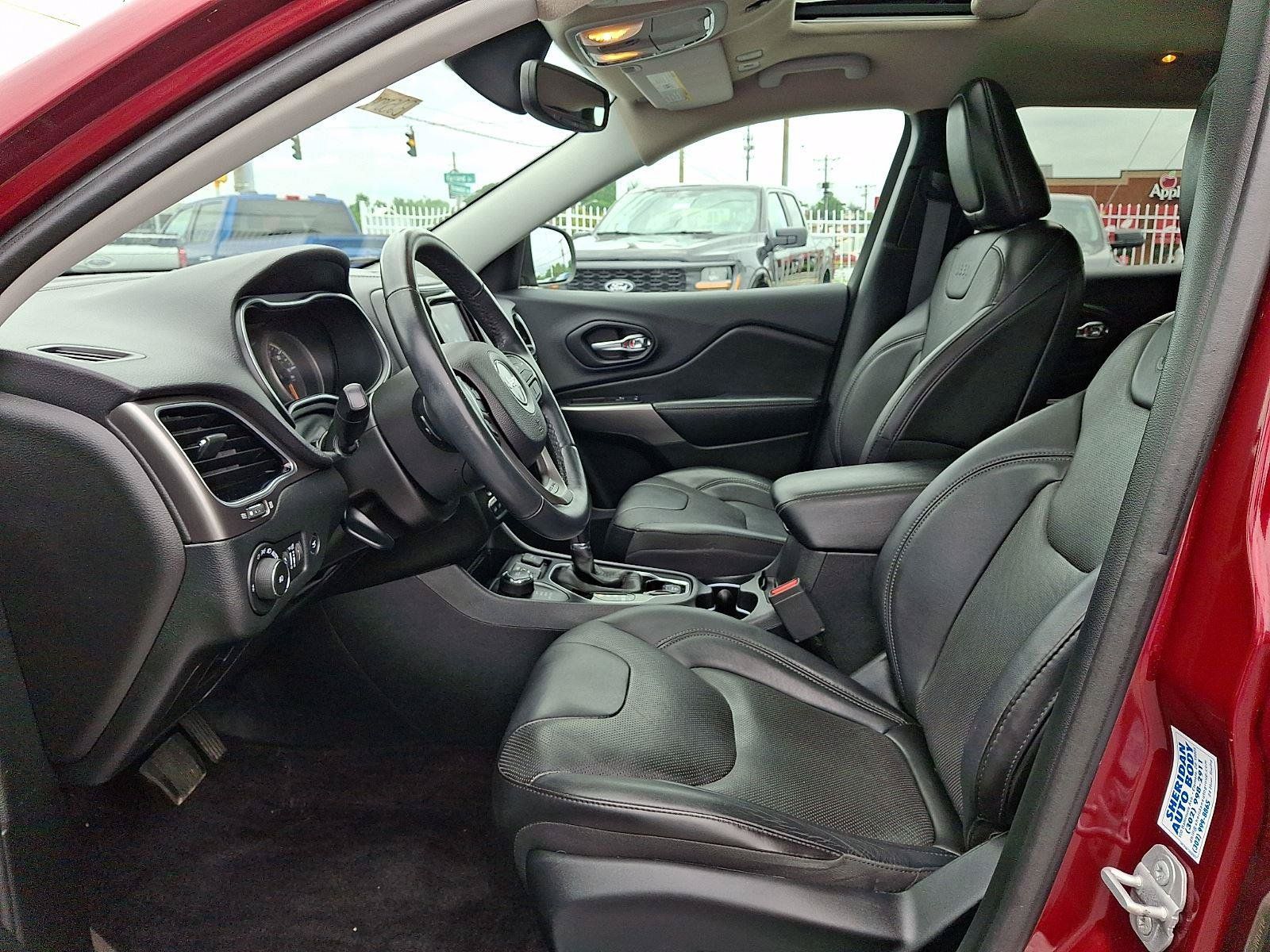 Used 2019 Jeep Cherokee Limited AWD/4WD image 14