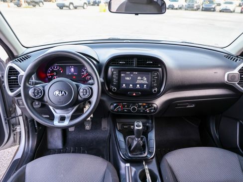 Used 2020 Kia Soul LX FWD image 40
