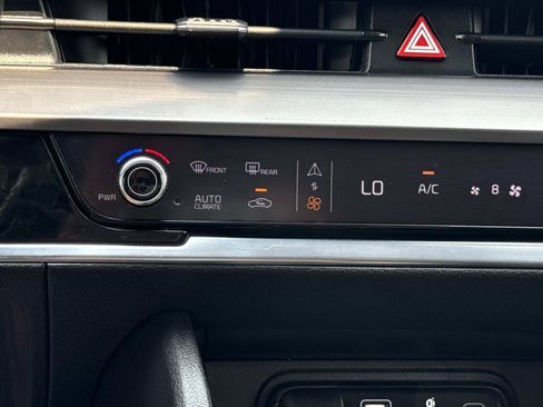 Used 2023 Kia Sportage EX FWD image 27