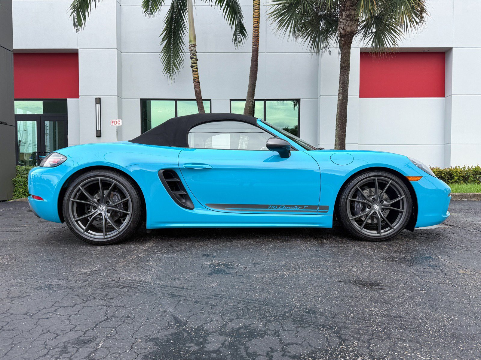 Used 2021 Porsche 718 Boxster RWD image 39