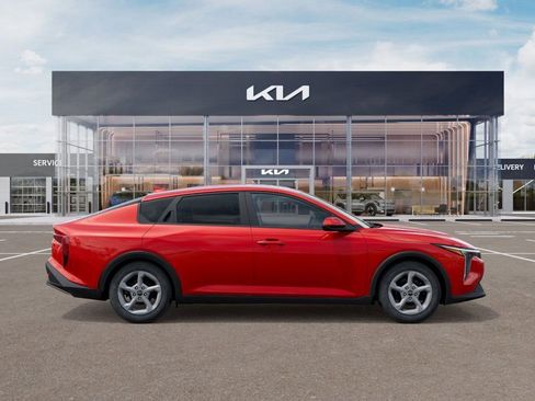 New 2025 Kia K4 LXS FWD image 7