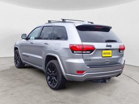 Used 2018 Jeep Grand Cherokee Altitude AWD/4WD image 7