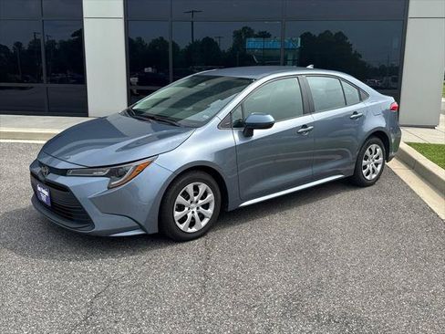 Used 2024 Toyota Corolla LE FWD image 1