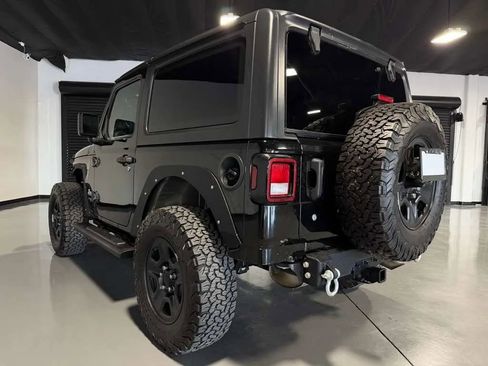Used 2018 Jeep Wrangler Sport AWD/4WD image 6