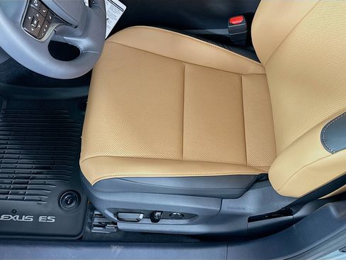 New 2025 Lexus ES 300h w/ Premium Package image 20