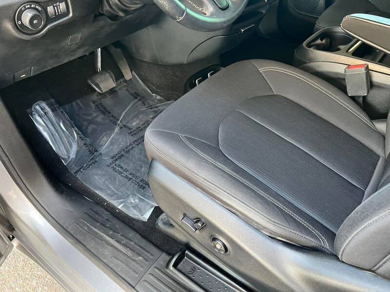 Used 2018 Chrysler Pacifica Touring Plus w/ S Appearance Package FWD image 17