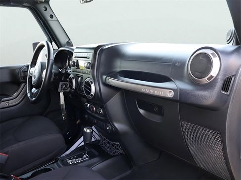 Used 2013 Jeep Wrangler Sport image 9