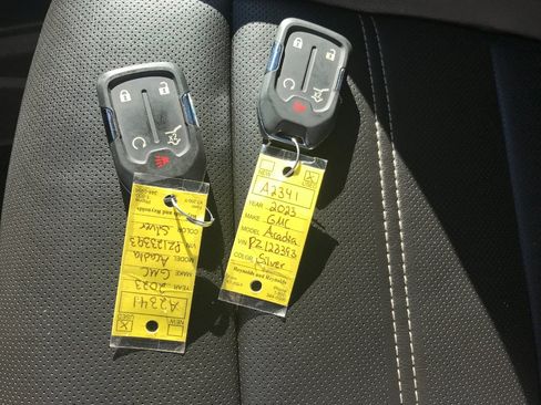 Certified 2023 GMC Acadia Denali w/ Denali Technology Package image 29