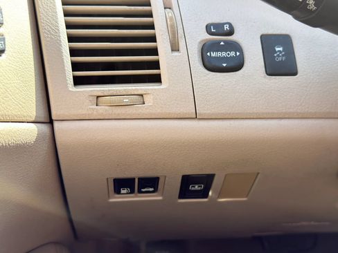 Used 2011 Toyota Avalon Limited FWD image 13