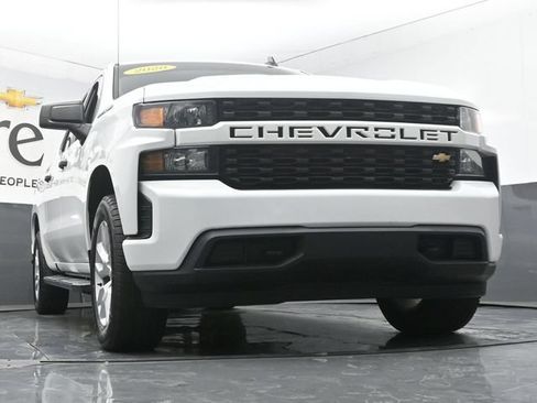 Used 2020 Chevrolet Silverado 1500 Custom w/ Custom Value Package AWD/4WD image 3