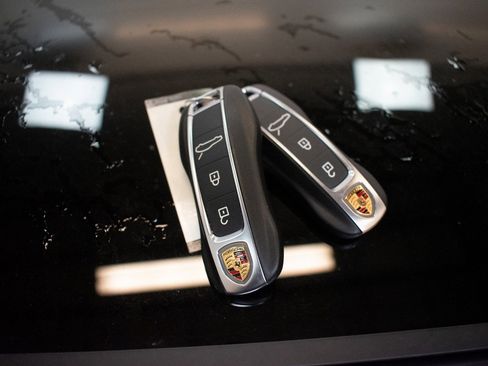 Certified 2024 Porsche Panamera 4 image 33