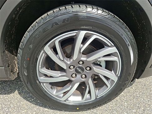 Certified 2023 Lincoln Corsair AWD w/ Equipment Group 101A image 9