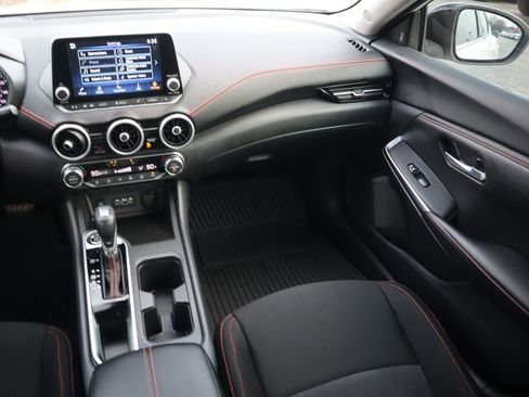 Used 2025 Nissan Sentra SR w/ Lighting Package image 12