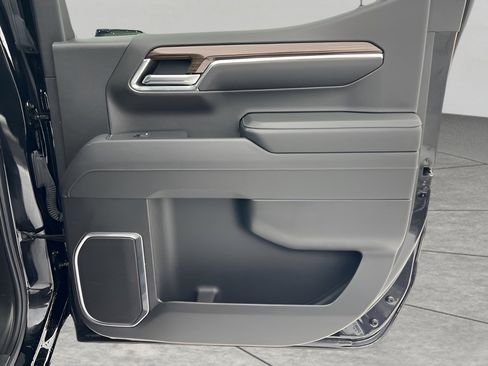 Used 2024 Chevrolet Silverado 1500 LT image 28