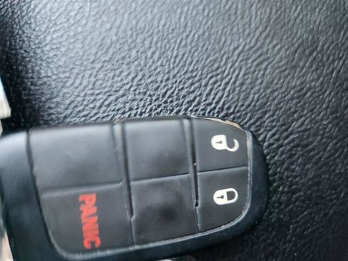 Used 2024 Jeep Compass Latitude image 39