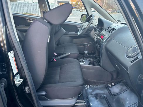 Used 2010 Suzuki SX4 AWD Hatchback image 16