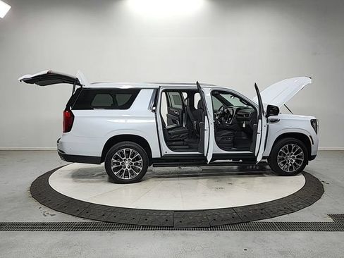 Used 2026 GMC Yukon XL Denali w/ Sun & Power Step Package AWD/4WD image 16