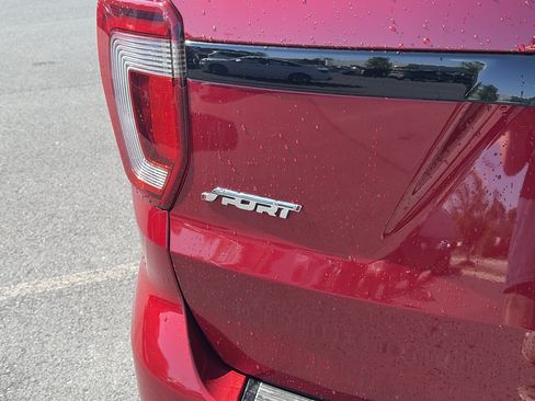 Used 2018 Ford Explorer Sport w/ Equipment Group 401A AWD/4WD image 9