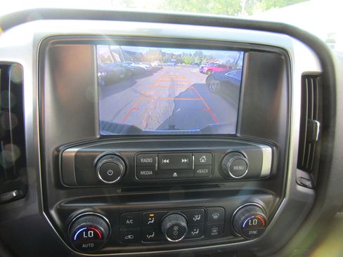 Used 2015 Chevrolet Silverado 2500 LT w/ LT Convenience Package image 28