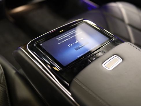 Used 2023 Mercedes-Benz Maybach S 680 4MATIC w/ Manufaktur Leather Package image 40