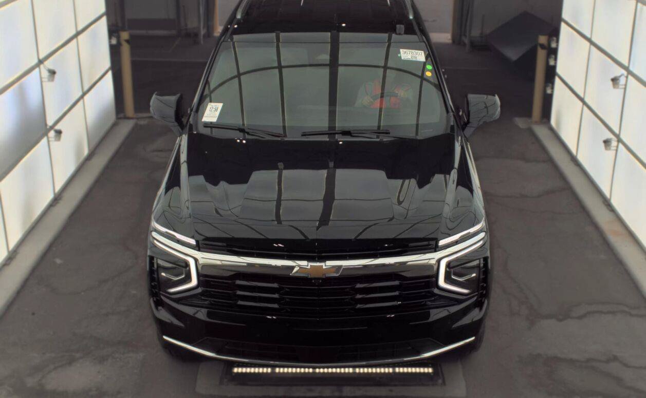 Used 2026 Chevrolet Suburban LS w/ LPO, Dark Essentials Package RWD image 19