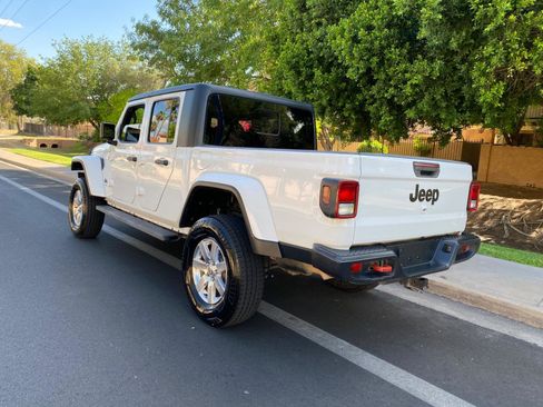 Used 2021 Jeep Gladiator Sport AWD/4WD image 3