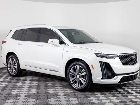 Used 2022 Cadillac XT6 Premium Luxury w/ Technology Package image 10