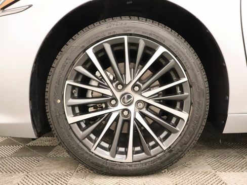Used 2025 Lexus ES 300h w/ Premium Package FWD image 6