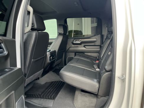 Used 2025 Chevrolet Silverado 1500 LTZ image 11