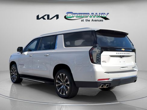 Used 2025 Chevrolet Suburban High Country image 5