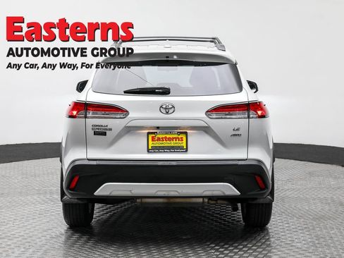 Used 2023 Toyota Corolla Cross LE image 6
