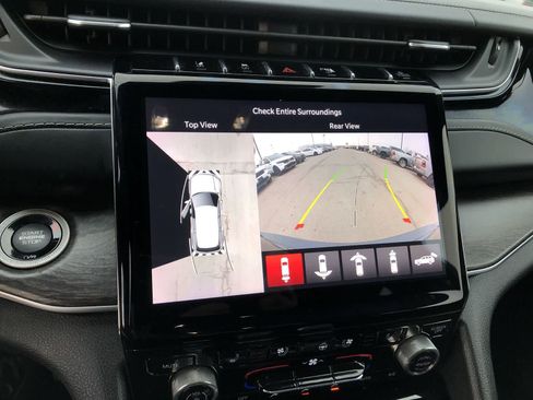 Used 2022 Jeep Grand Cherokee Overland w/ Adv Protech Group III image 19