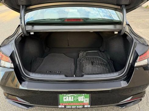 Used 2022 Hyundai Elantra Limited image 14