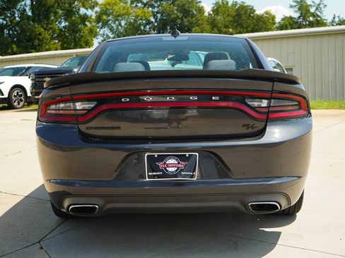 Used 2017 Dodge Charger R/T w/ Blacktop Package RWD image 19