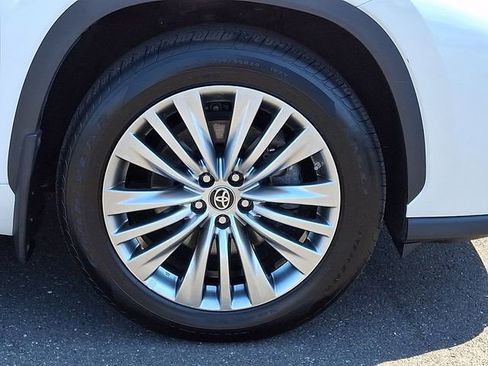 Used 2023 Toyota Highlander Platinum AWD/4WD image 8