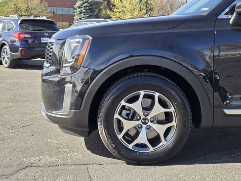 Used 2020 Kia Telluride EX w/ Towing Package FWD image 6