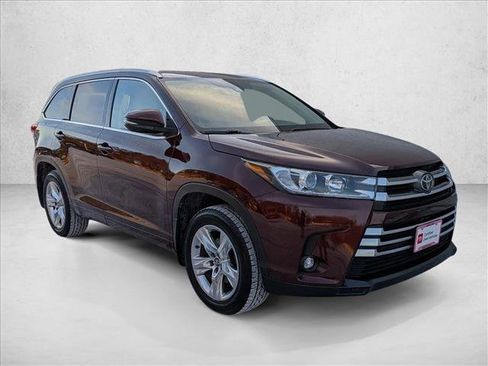Certified 2019 Toyota Highlander Limited image 3