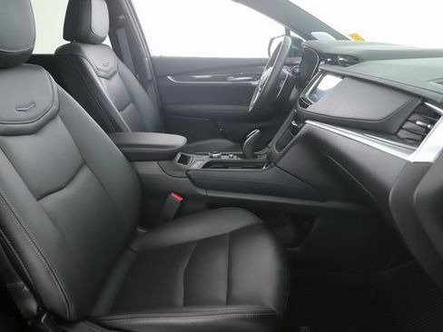 Used 2025 Cadillac XT5 Sportv image 32