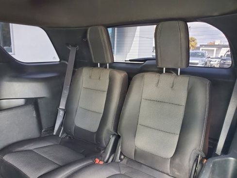 Certified 2018 Ford Explorer XLT FWD image 28