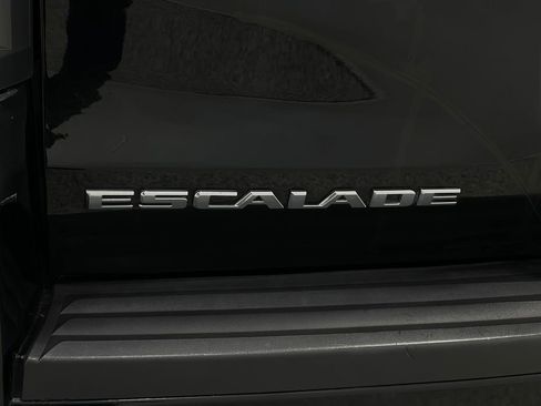 Used 2016 Cadillac Escalade Luxury image 43
