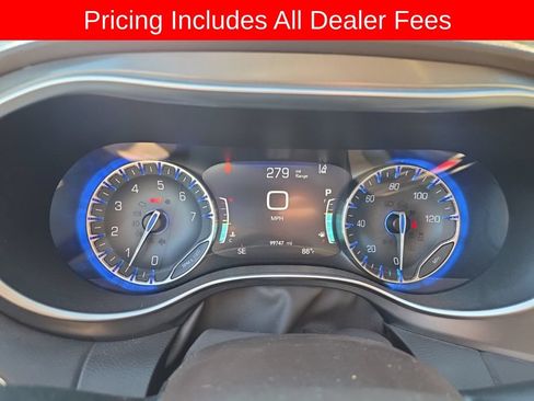 Used 2017 Chrysler Pacifica Touring-L Plus w/ Advanced Safetytec Group FWD image 10