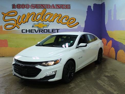 Used 2024 Chevrolet Malibu LT w/ Sport Edition image 2